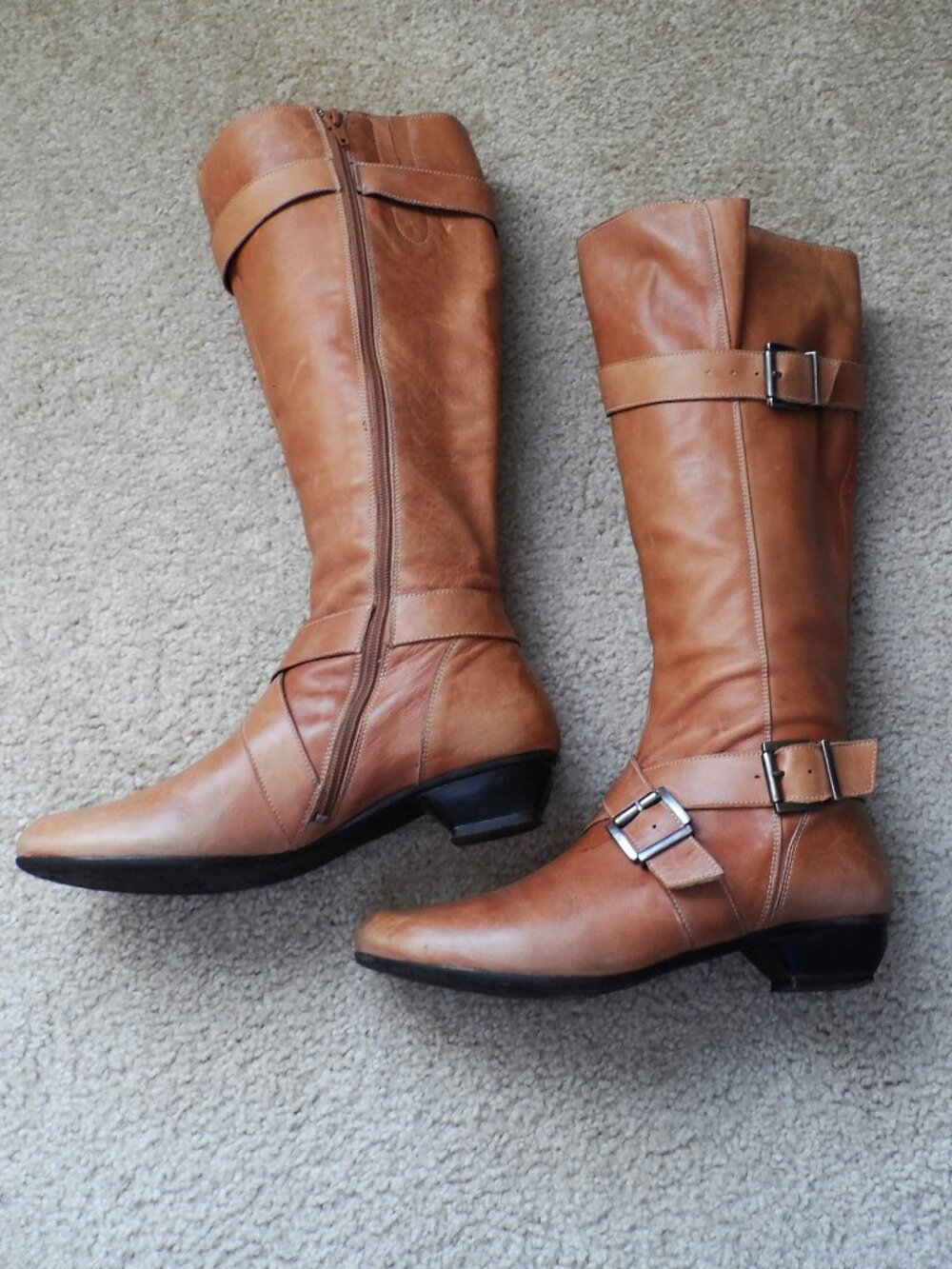 Fidji- genuene leather Boots Womens sz. 39/9 USA
